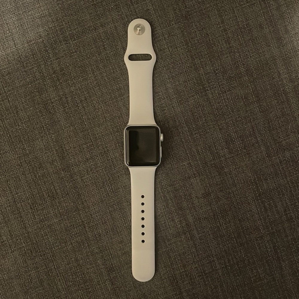Apple Watch Series 3 (GPS, 38mm) - Silver Aluminum Case with White Sport Band